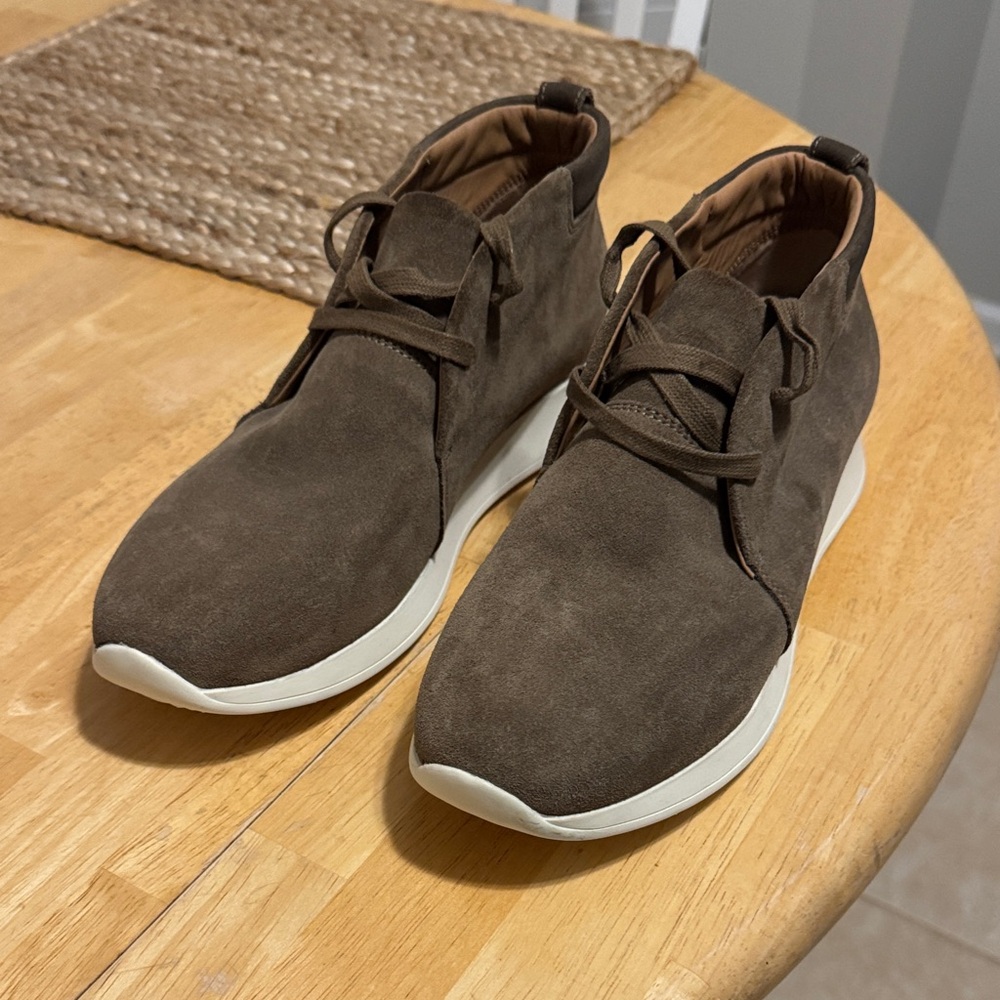 Vince Men's Brown Chukka Boots